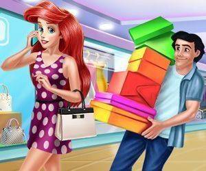 Shopping Day Dress-Up Game